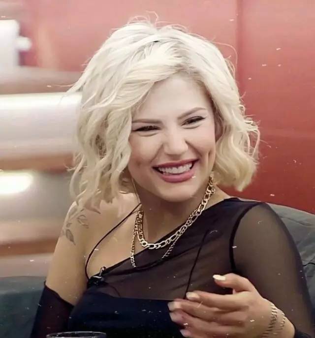 Kısmetse Olur'dan diskalifiye edilen Aybüke Çangal'ın estetiksiz hali ifşalandı! Kısmetse olur Aybüke estetik yaptırdı mı? 1